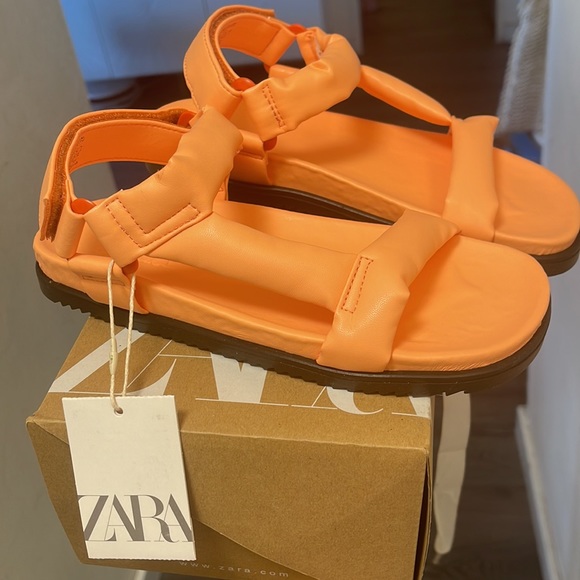 Sandals - Picture 3 of 3